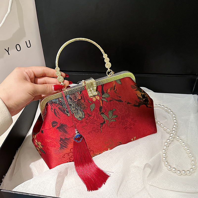Stylish Embroidered Shoulder B - Embroidery Ideas For Bags recension och pris