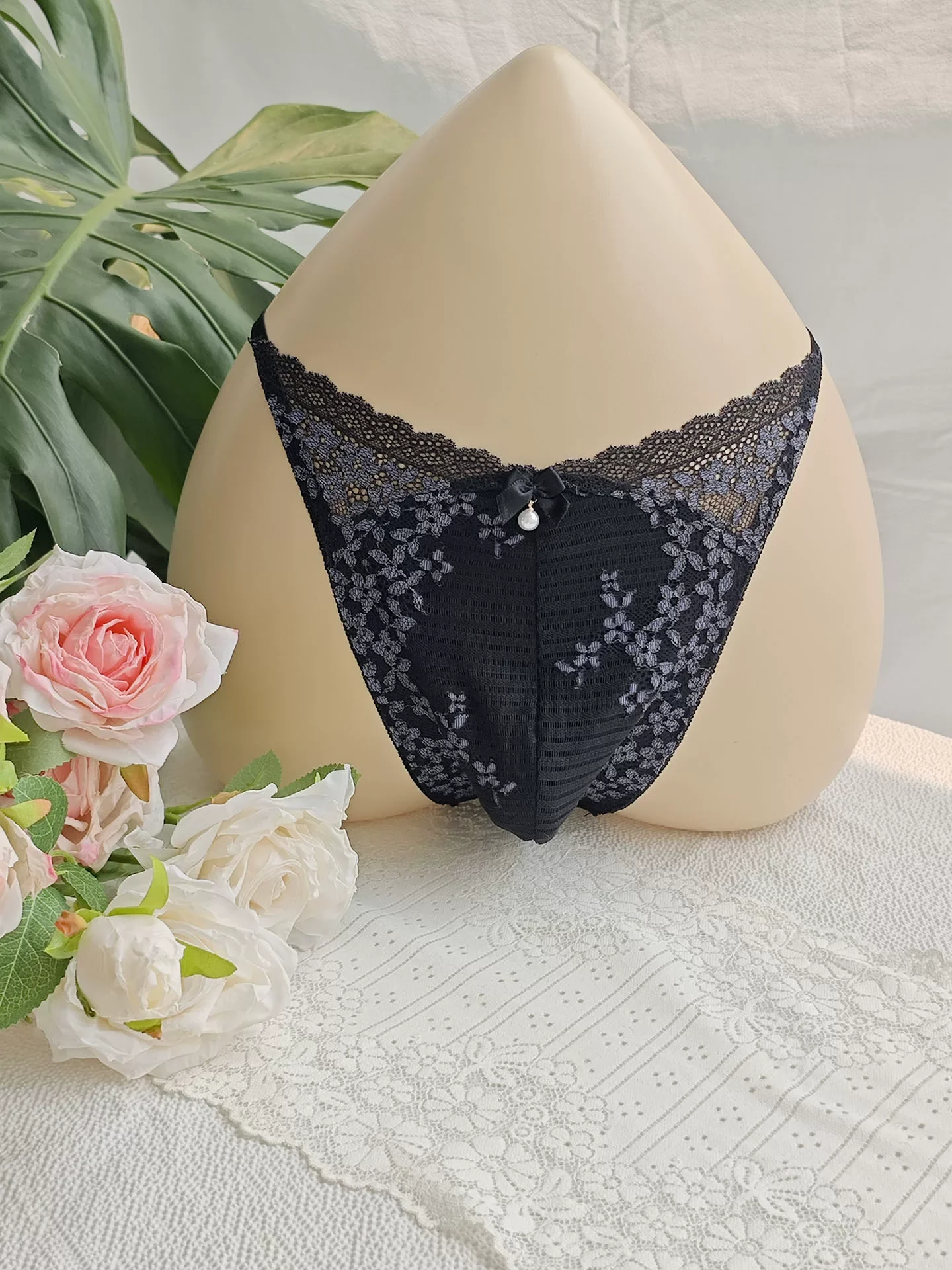 Black Lace Man's T-brief Embro - Embroidery Garments recension och pris