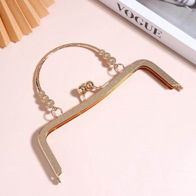 NewMetal Purse Frame With Curv - Embroidery Wallet recension och pris