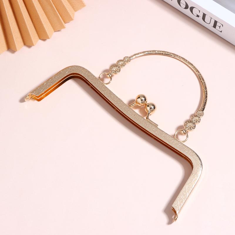 NewMetal Purse Frame With Curv - Embroidery Wallet recension och pris